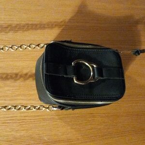 Womens Unbranded small crossbody purse black with chain accents